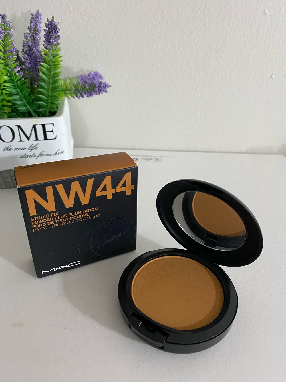 NW44 ~ MAC Studio Fix Powder Plus Foundation, 0.52 OZ, Original / Old Formula